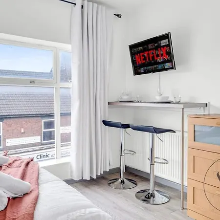 Sienna Longton Studio 1A - Wi-Fi, Alton Towers, Netflix Stoke-on-Trent Exterior photo