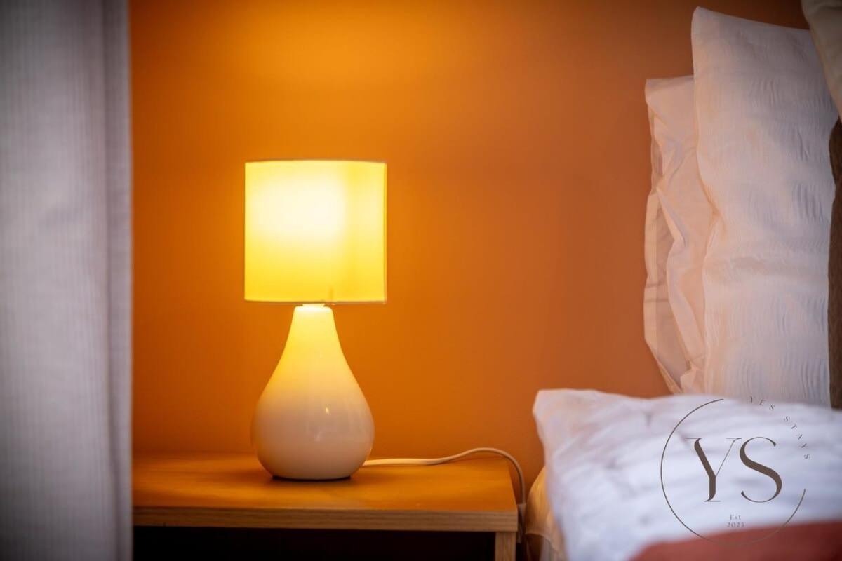 Sienna Longton 1a - Wi-fi, Alton Towers, Netflix Stoke-on-Trent
